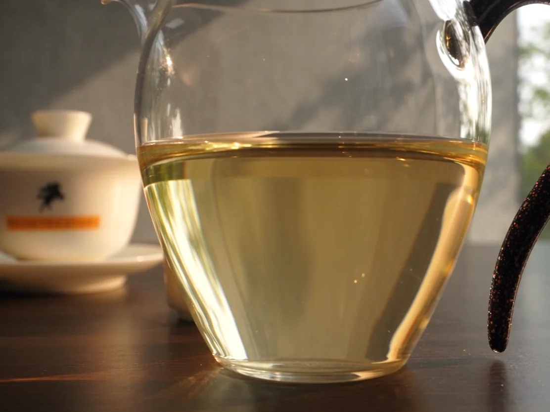 一杯茶里的时间，老茶白皮书第一章封面