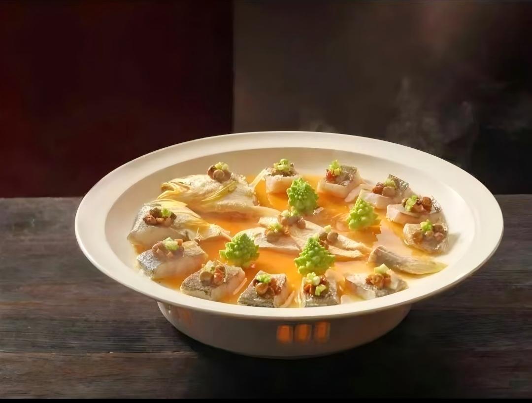 私厨家宴招牌菜品现场烹饪，主厨团队精心制作